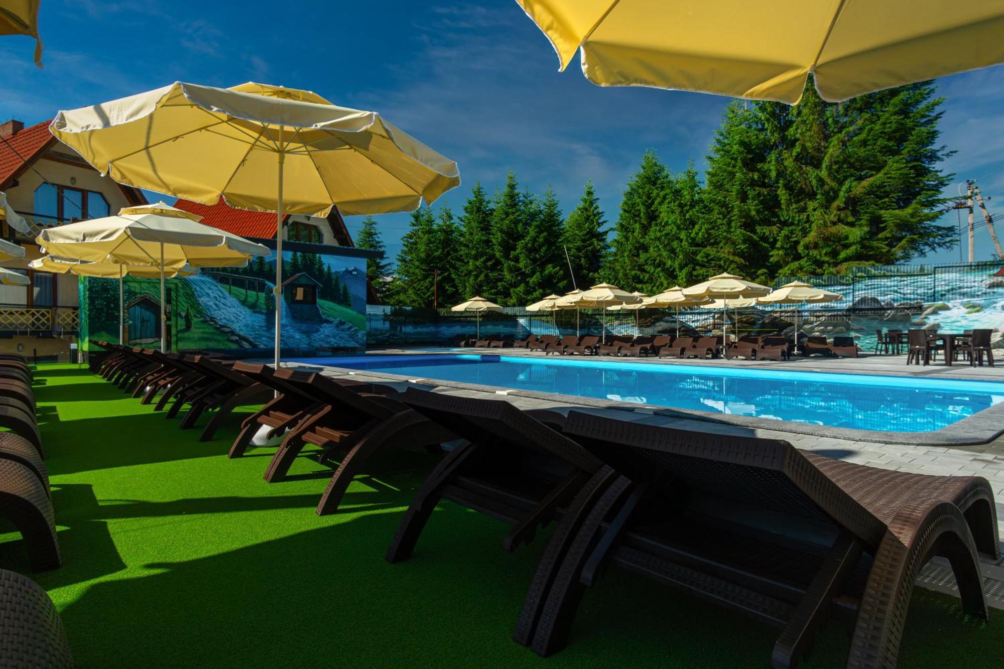 Summit Hotel Yablunytsya Eksteriør billede