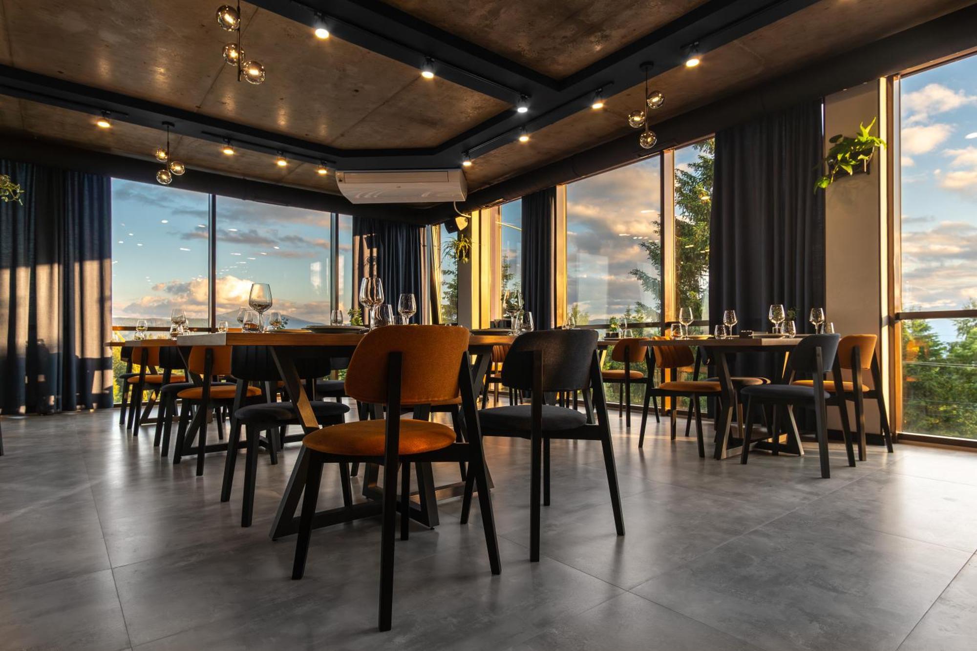 Summit Hotel Yablunytsya Eksteriør billede