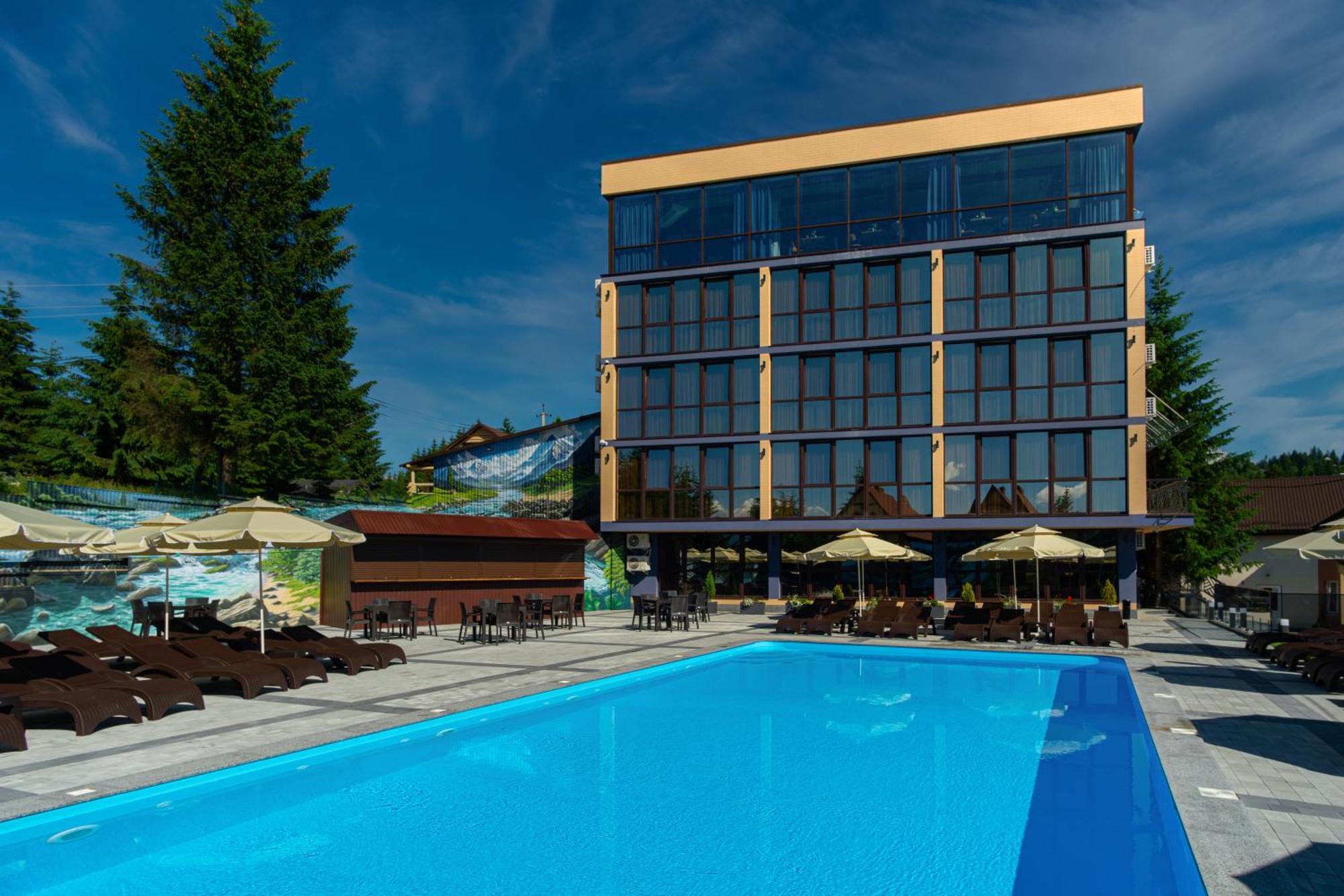 Summit Hotel Yablunytsya Eksteriør billede