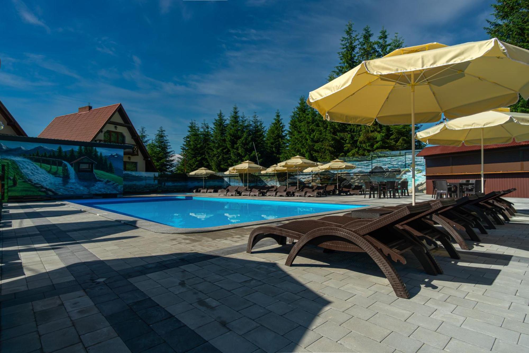 Summit Hotel Yablunytsya Eksteriør billede