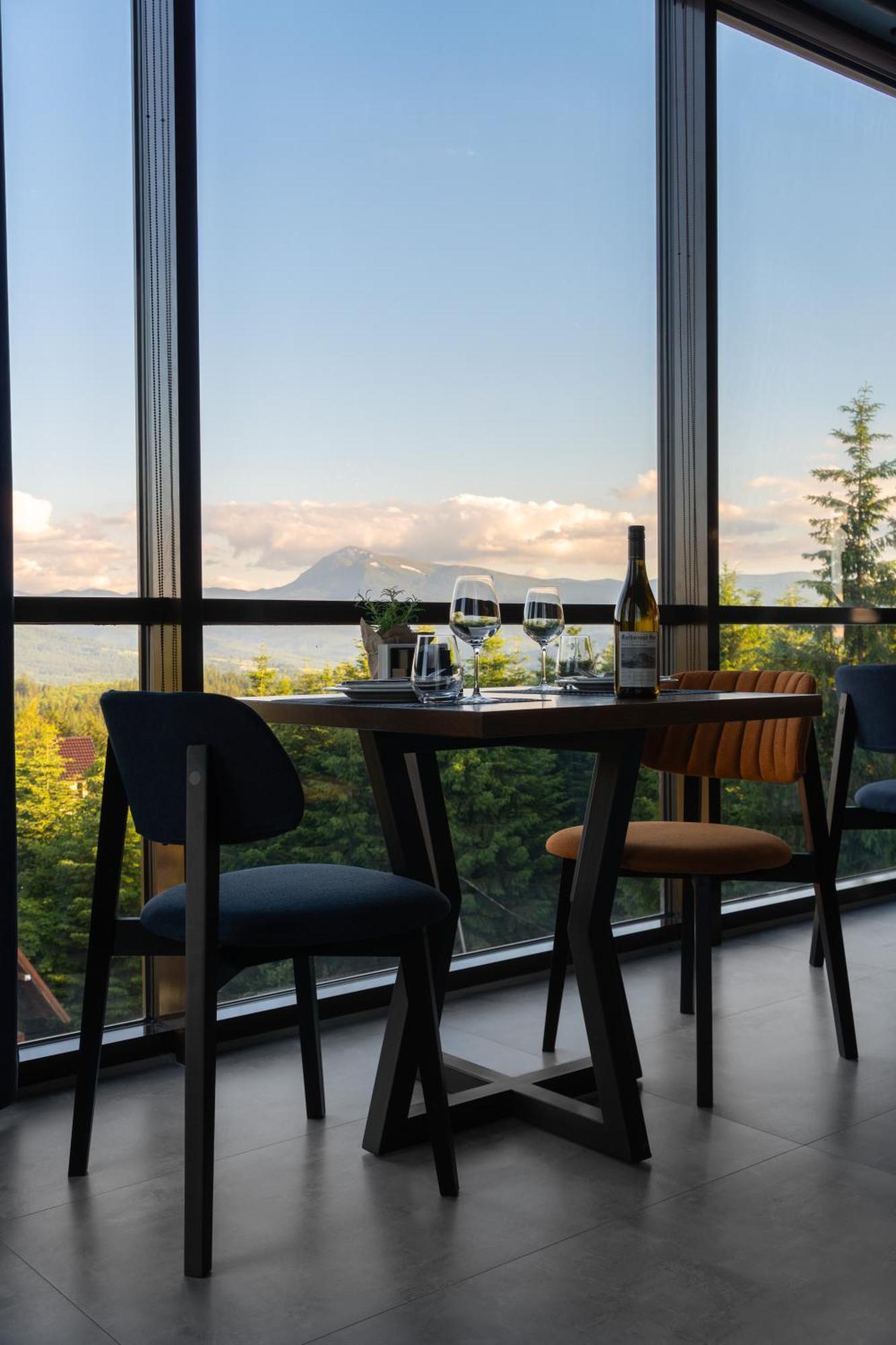 Summit Hotel Yablunytsya Eksteriør billede