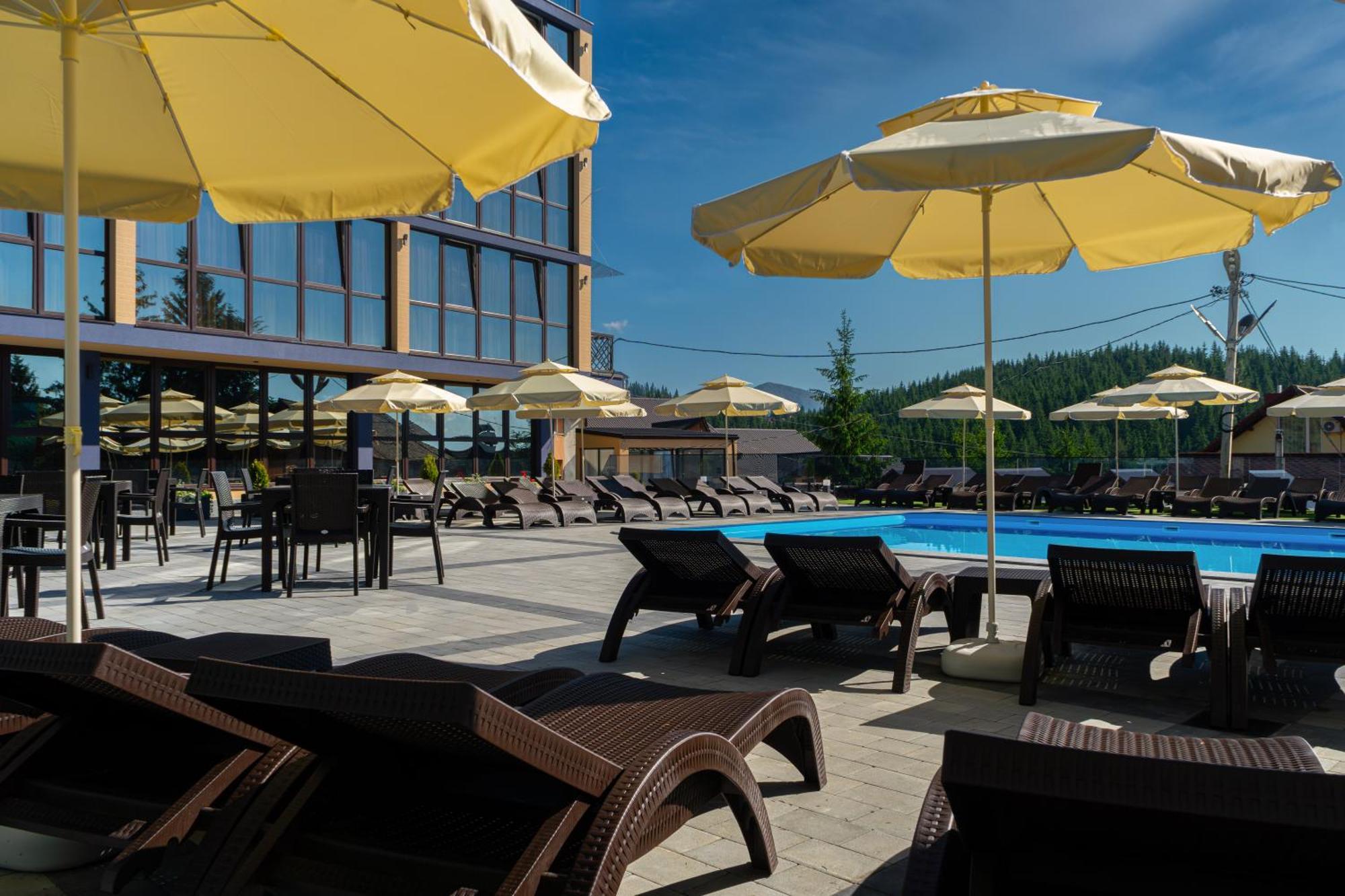 Summit Hotel Yablunytsya Eksteriør billede
