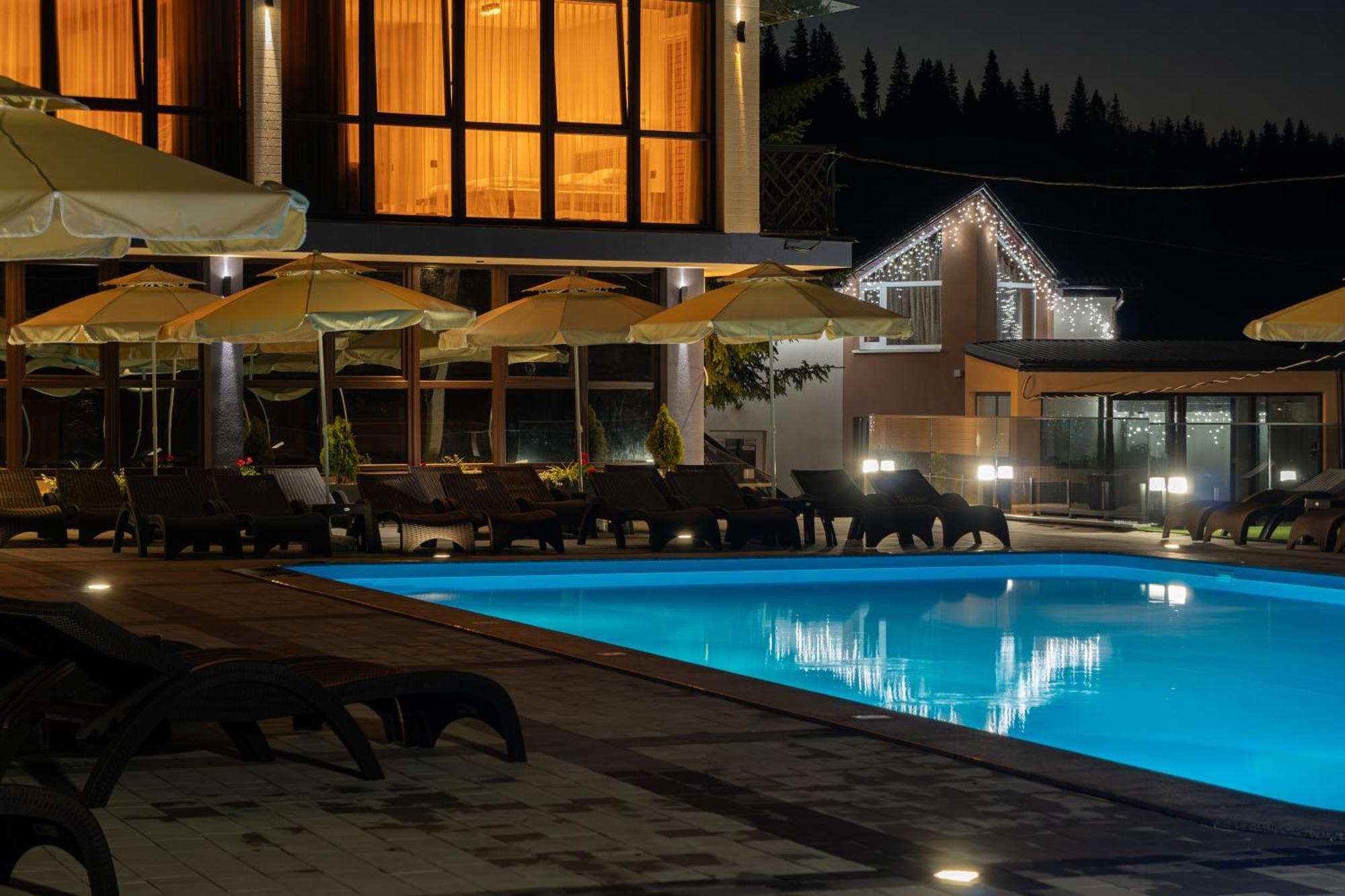 Summit Hotel Yablunytsya Eksteriør billede