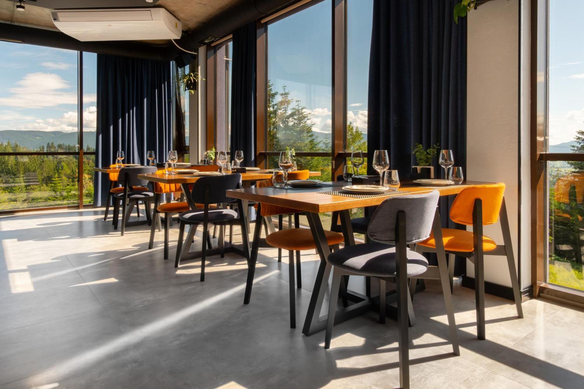 Summit Hotel Yablunytsya Eksteriør billede